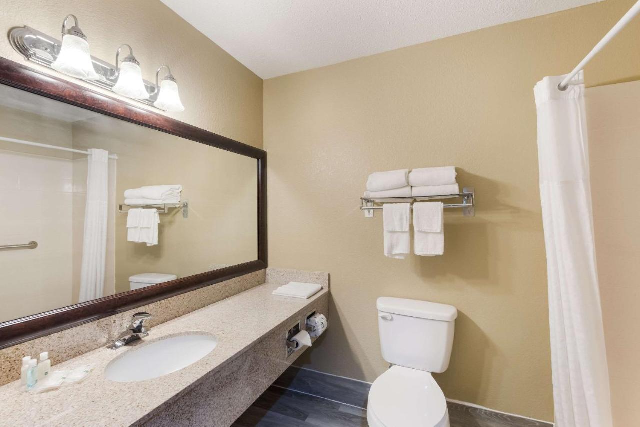 Quality Inn Upper Sandusky Exterior foto