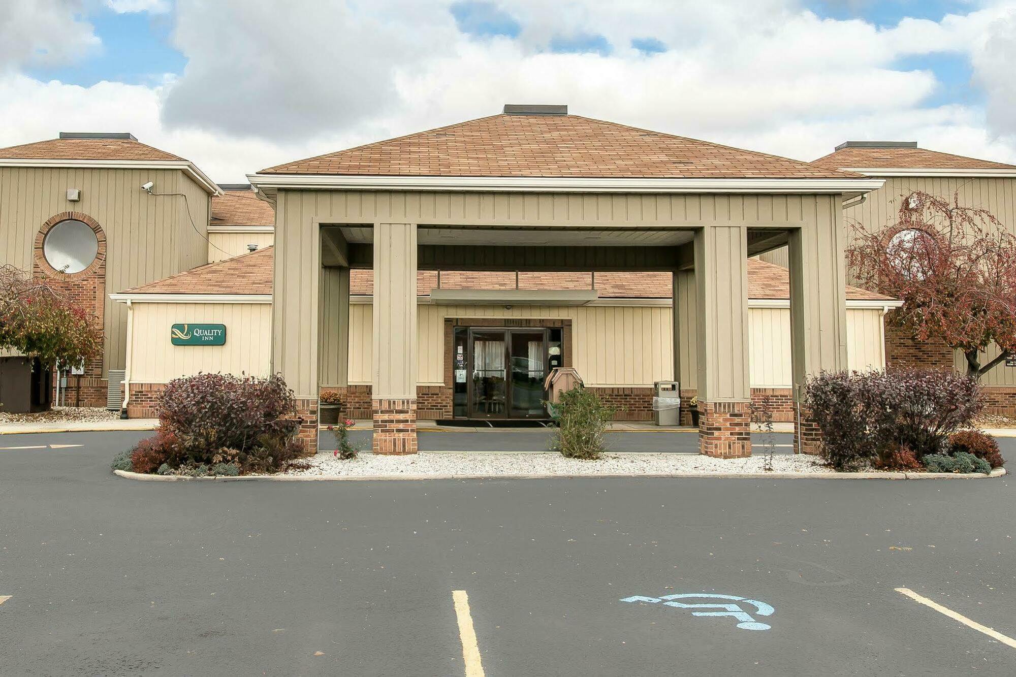 Quality Inn Upper Sandusky Exterior foto